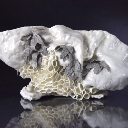 ONDE GRISE - Sculpture en porcelaine de Florence Corbi